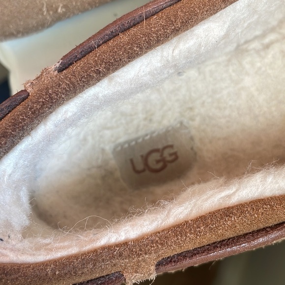 Ugg - Slippers - Size 8.5 - Picture 8 of 11